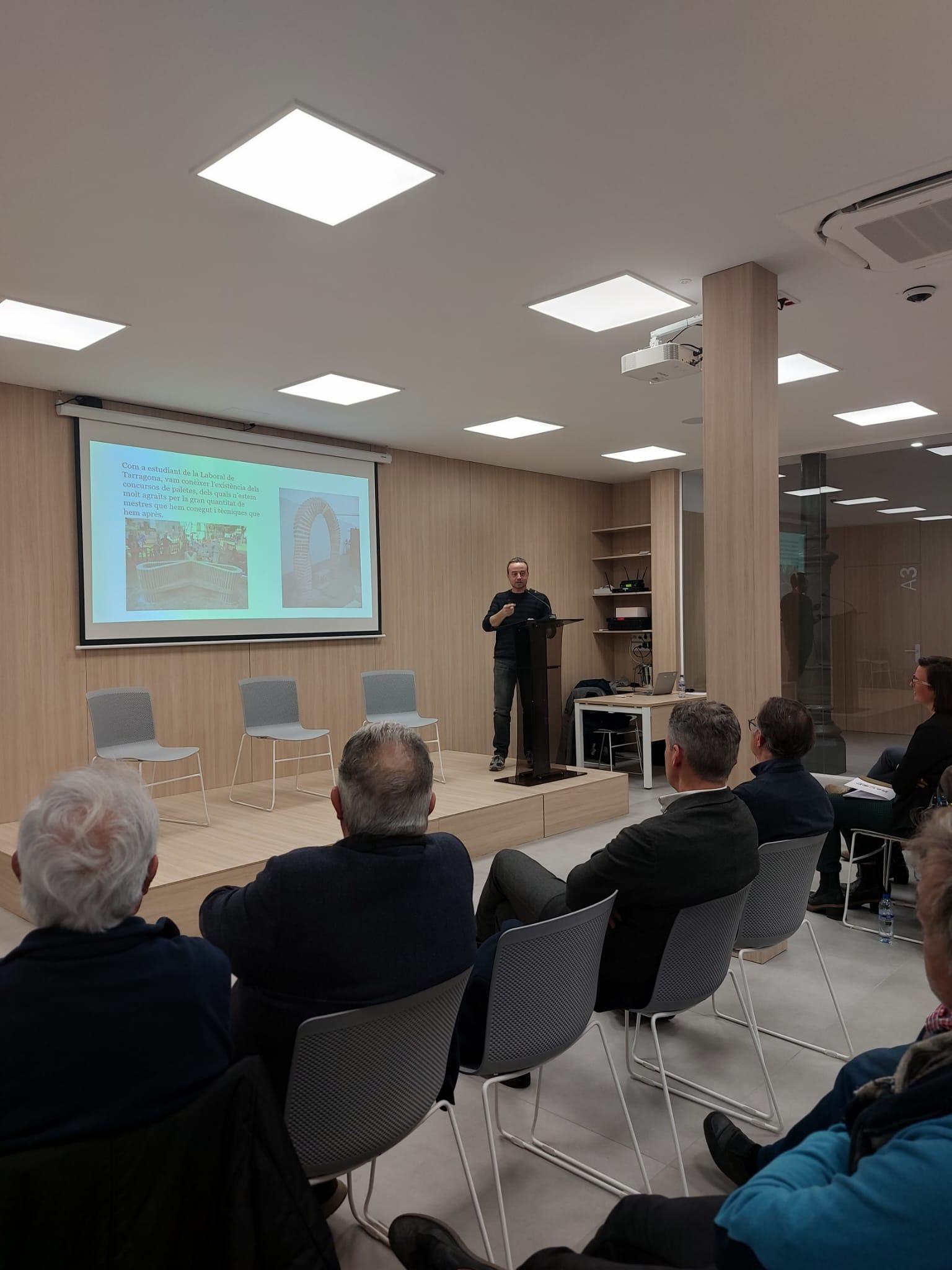 Taula rodona sobre tradició i innovació al sector de la construcció a Reus